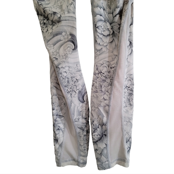 Lululemon Train Times 7/8 Pant in Twine White Multi / White 2 Full-on Luxtreme - Picture 7 of 10